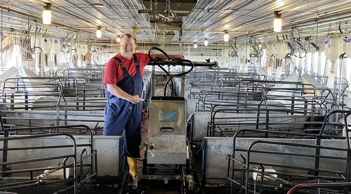 Murphy Farm saw the benefits of robotic power washing