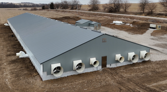 Inside a New Wean-to-Finish Barn in North English, Iowa | Eric Brunton Testimonial